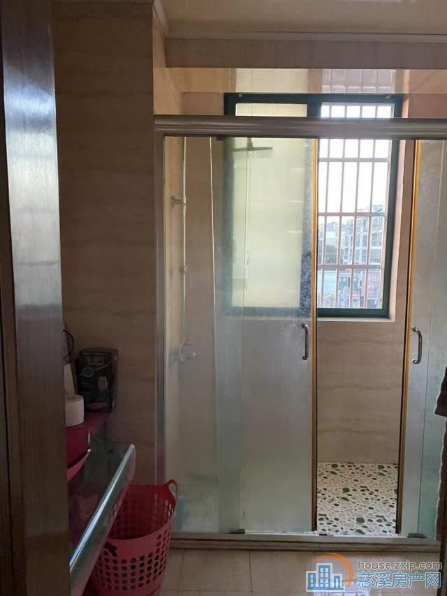 胜地名苑中楼层150平精装112万