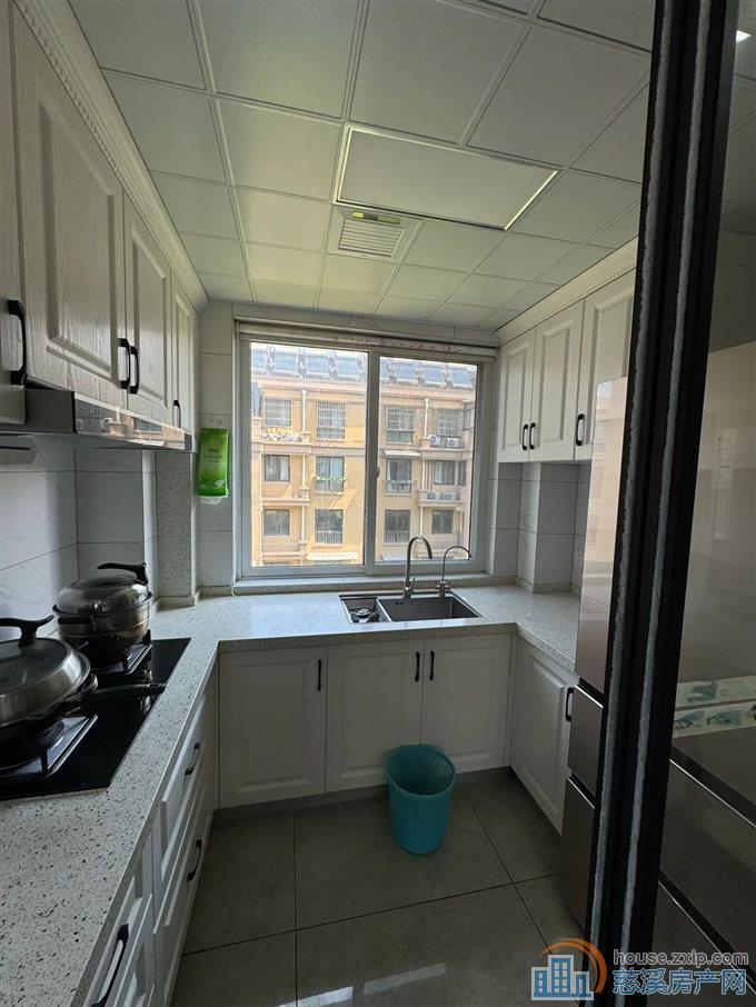 御翠苑 精装带地暖107平方132万