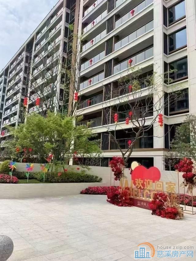 蔚蓝云图精装95平方