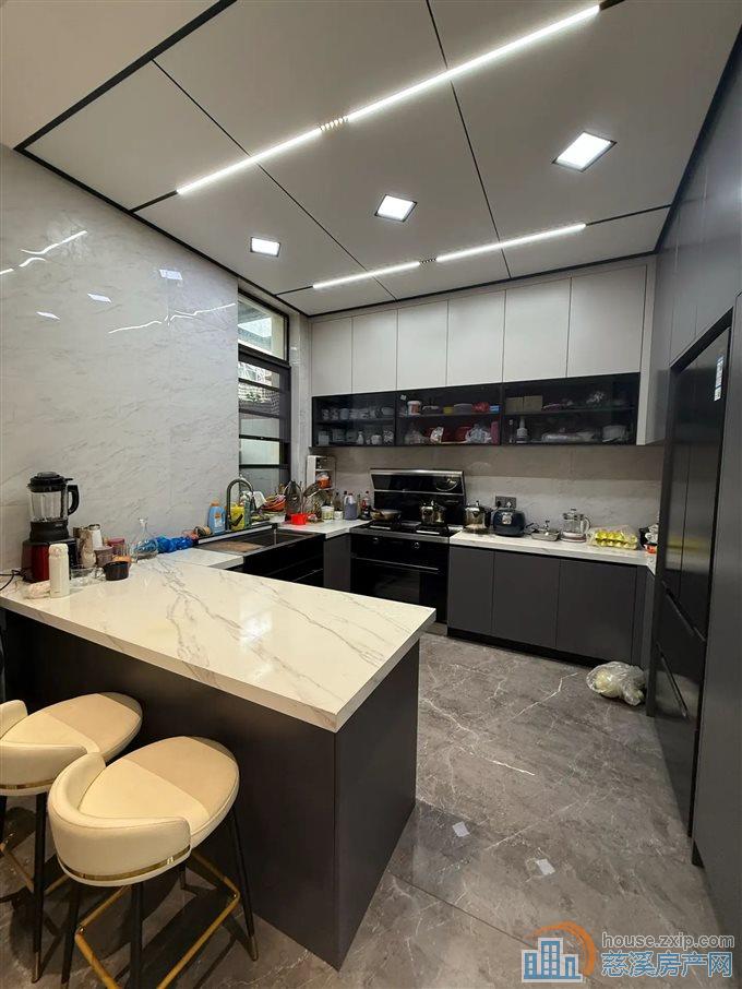 君慈名府别墅 精装修南北花园 110多平