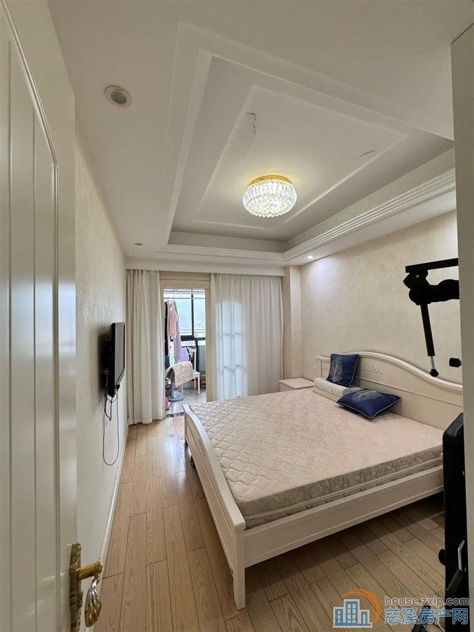 和润公寓134平151万送车库