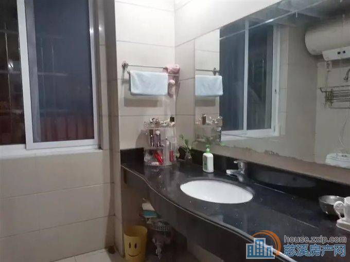 隆兴家园 精装修 低楼层 带大车库