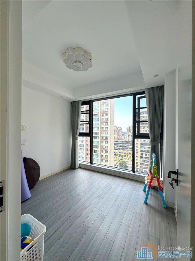 青樾府131平152.8万精装修