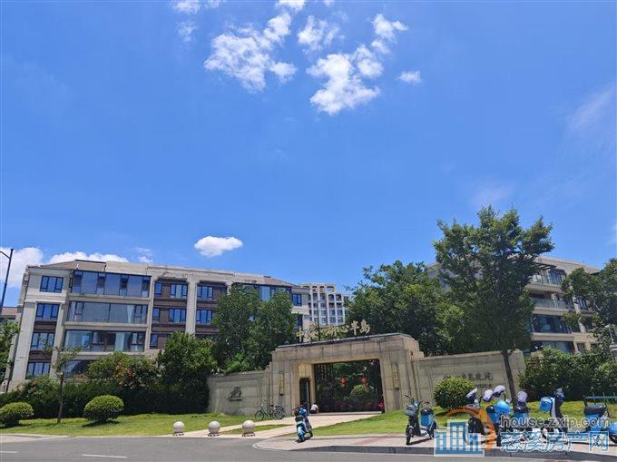 中海湖心半岛一复地下送花园送两个车位直接