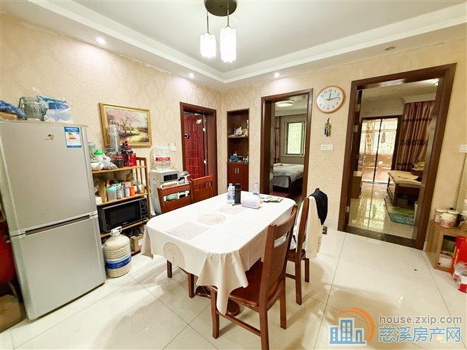 金山南区 精装修拎包入住  低楼层