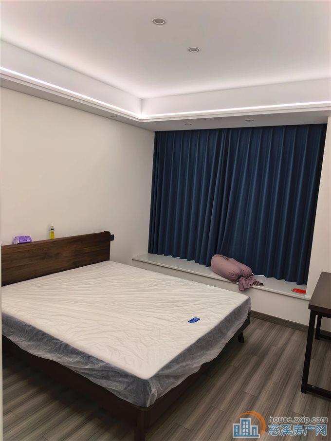 盛泰嘉苑  精装修 三室两厅两卫