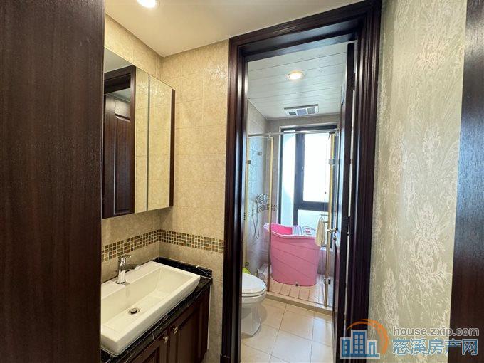 金地鸿悦 精装 中上层 单价仅16000