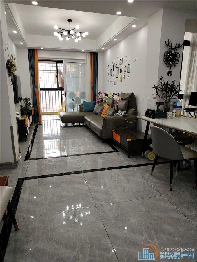 鸣北小区103平129.8万送车位