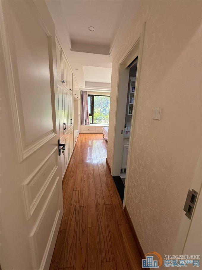 金仕华庭 139.87平 189万 精装