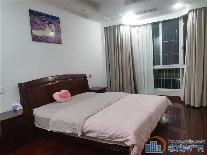 隆兴家园 精装修 低楼层 带大车库