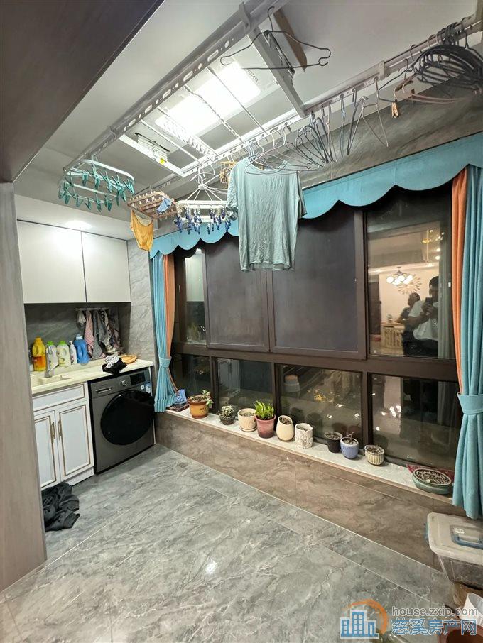 檀悦府101平181万文锦书包