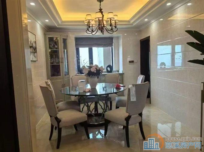 金地鸿悦高层169平精装修258万