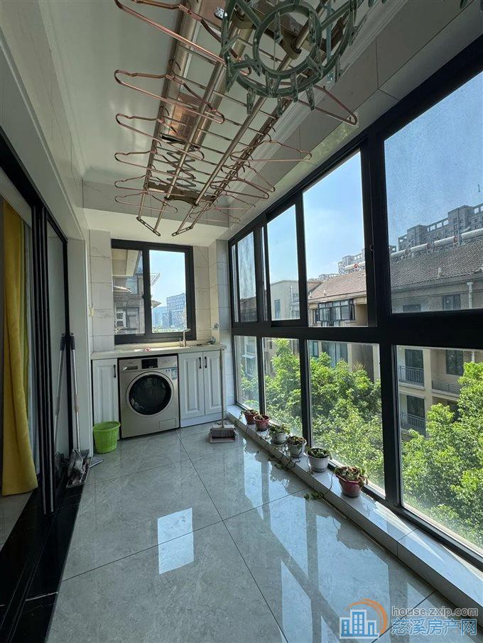 御翠苑 精装带地暖107平方132万