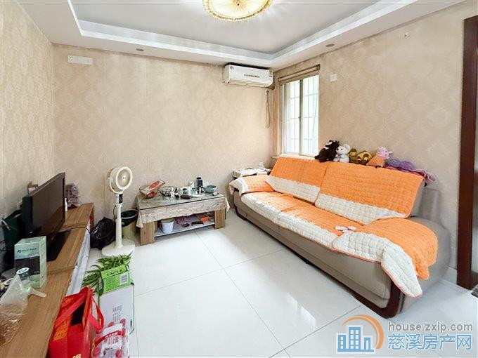 金山南区 精装修拎包入住  低楼层