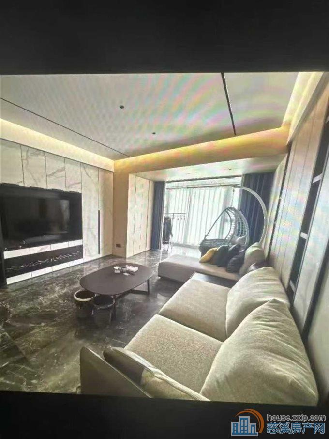 御龙公寓143平好楼层精装车位可读书