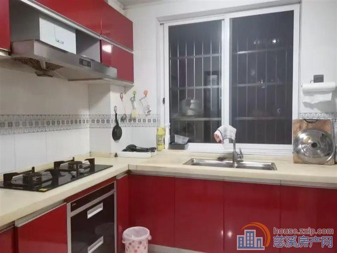 隆兴家园 精装修 低楼层 带大车库