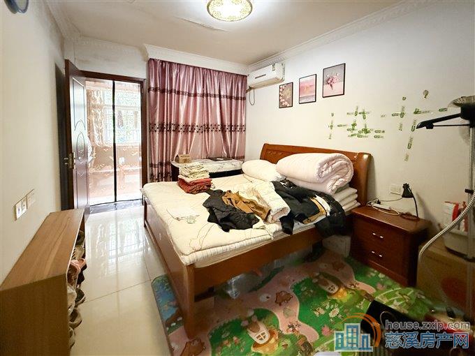 金山南区 精装修拎包入住  低楼层