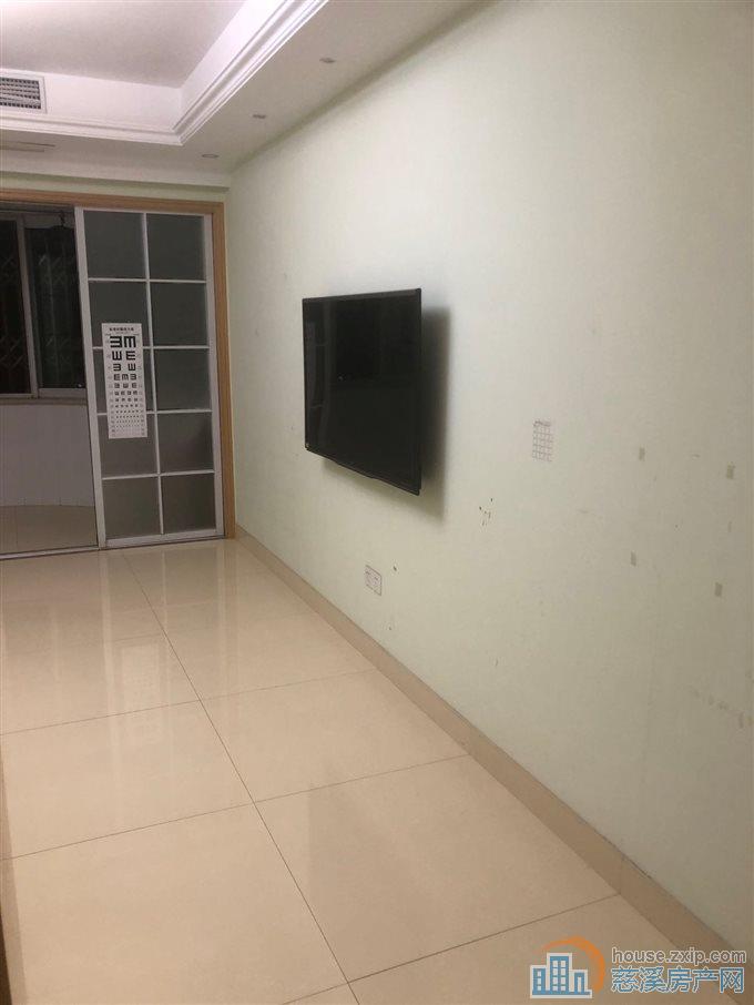 东兴苑二期一楼90平带车位储藏间精装