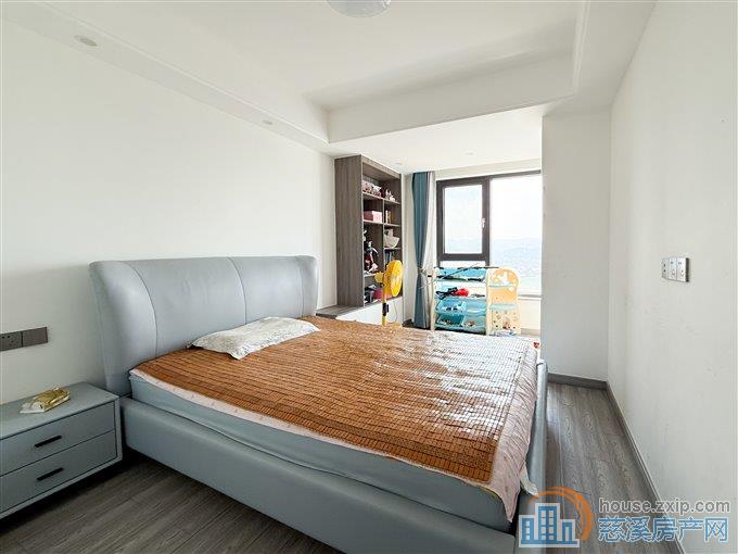 梧桐府 精装143平方166.6万带车位