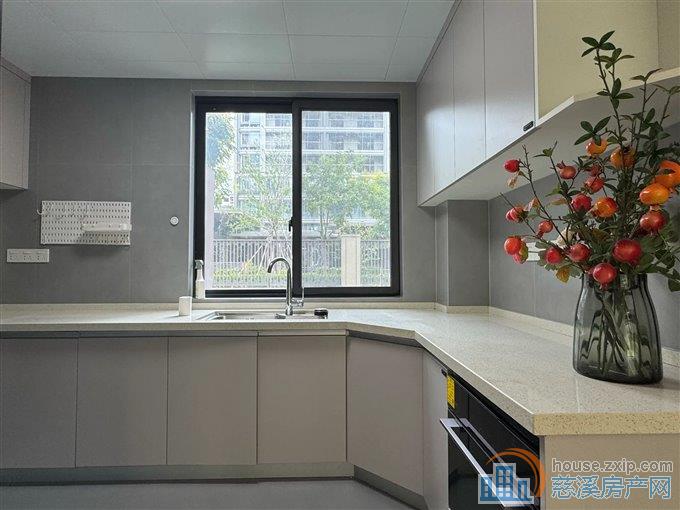 锦尚府洋房  精装未住过 低楼层无遮挡