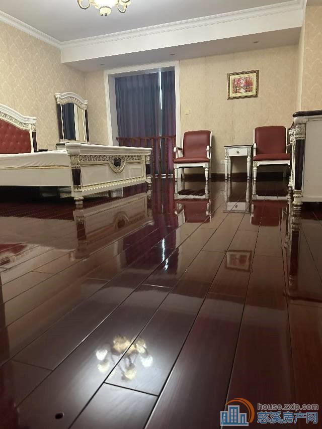 东方明珠上叠豪装带双车位车库储藏间