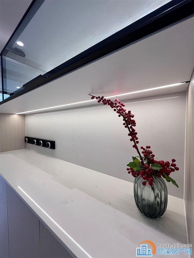 锦尚府142平精装修，228万