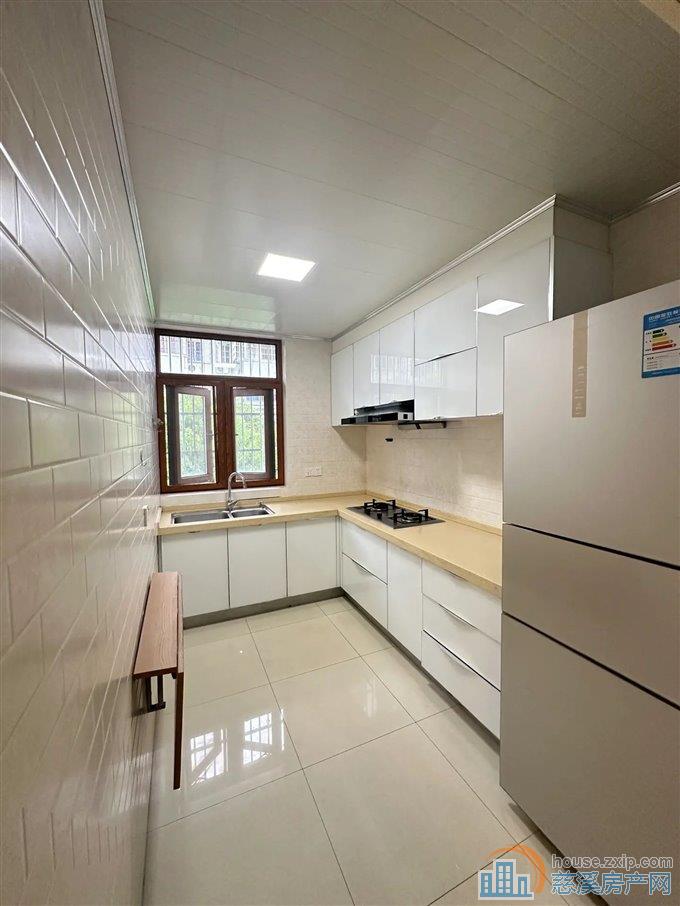 精装112万 价格可谈 2楼 三室保养好