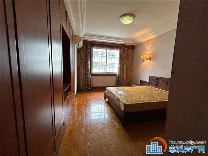 孙塘新村 中庭位置115平方108.8万