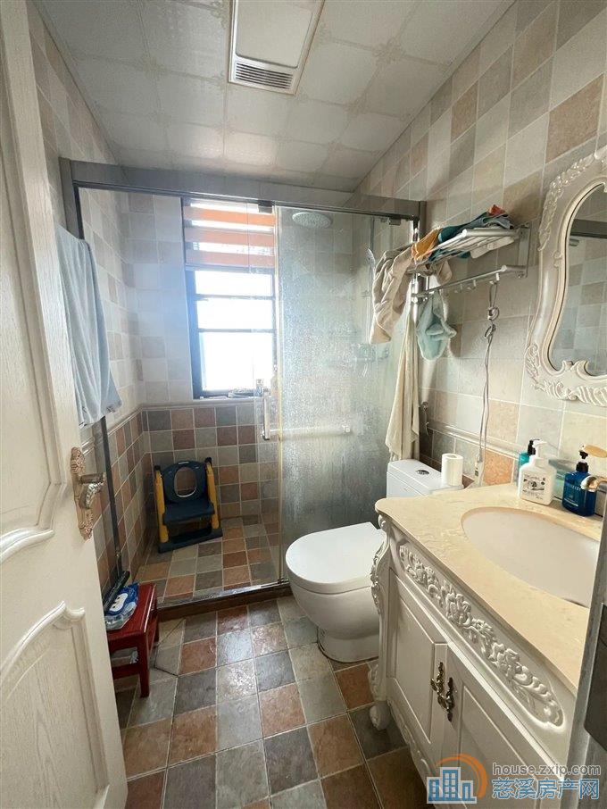 捡漏金仕华庭 精装修 123平 158万