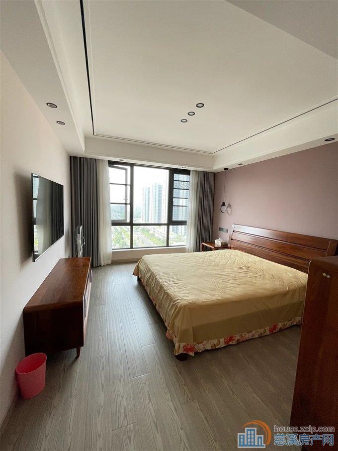 江滨之城141平238万送车位婚装