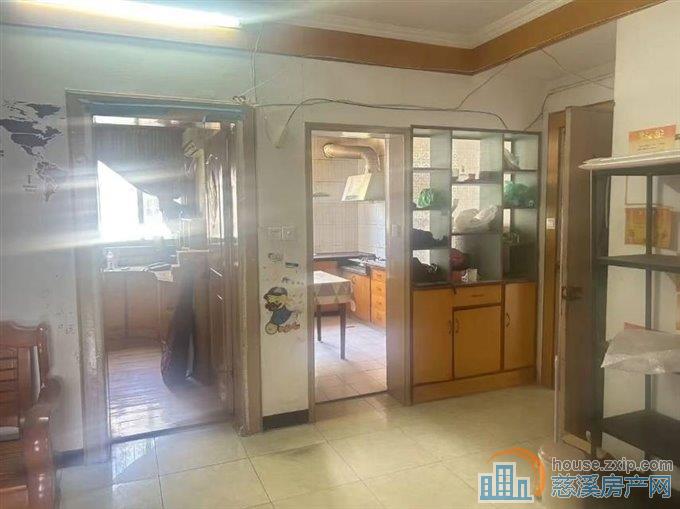 捡漏孙塘新村4楼68平+架空层可读书