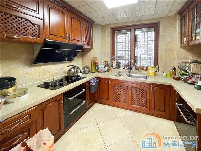 和润公寓179平218万带车库