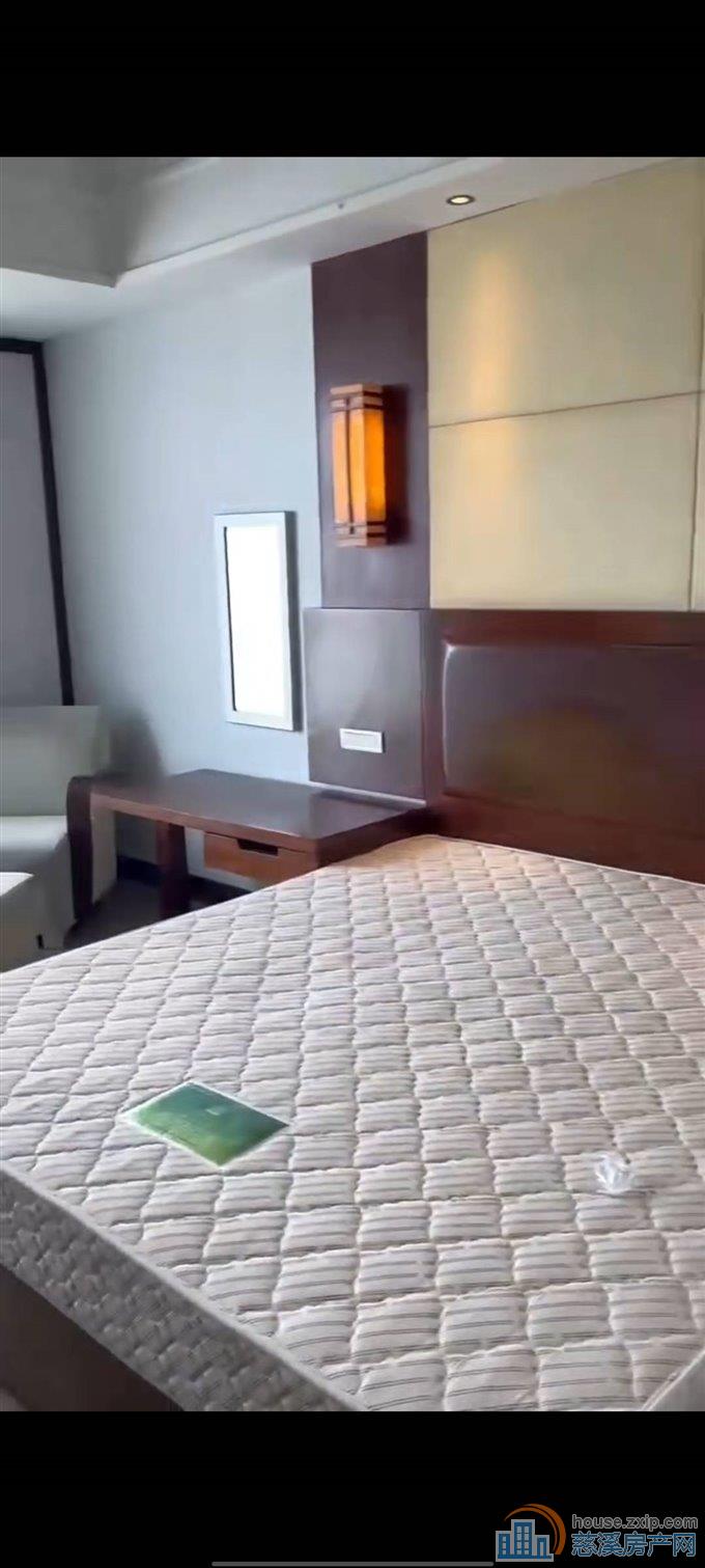 波斯曼45平初一占用小学可读89.8万