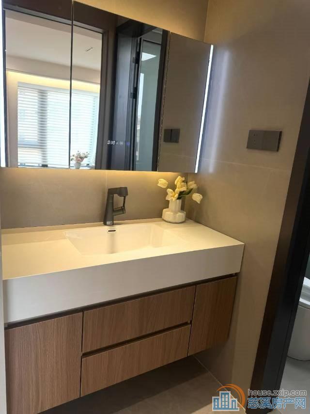 蔚蓝云图85平精装3室1厅120.8万