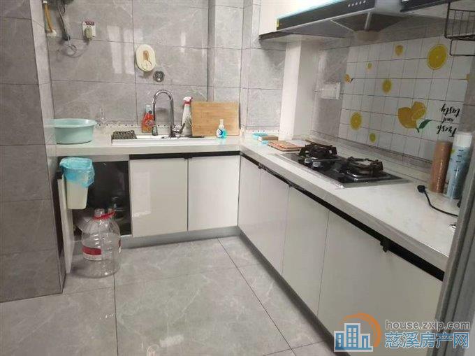 云锦苑58平楼层佳，精装修60万