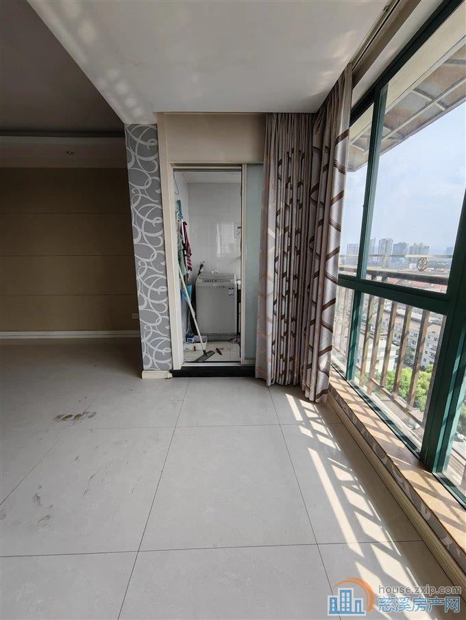 实验公寓166平172万带车位