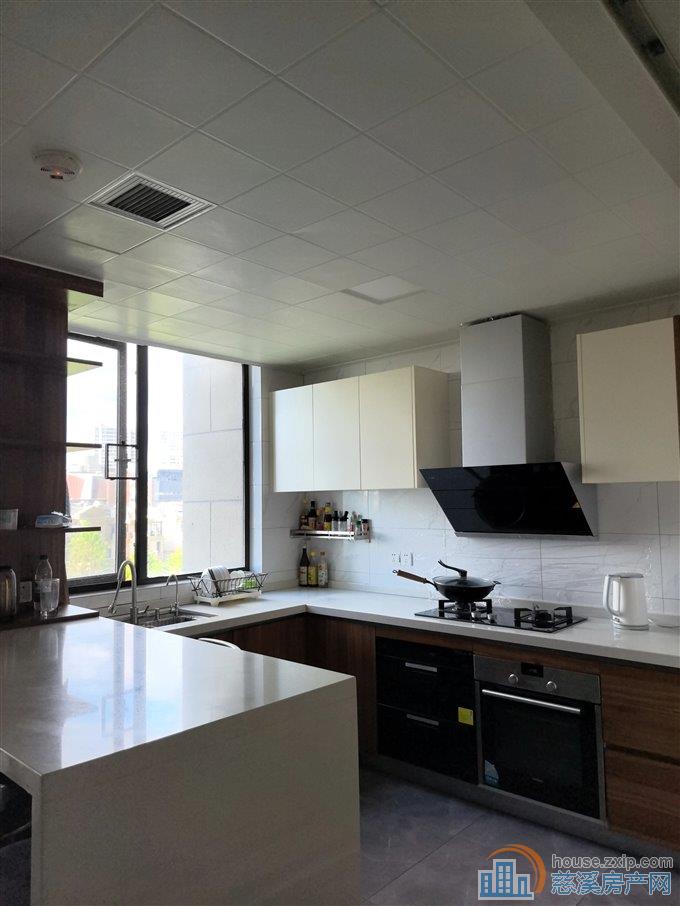 天悦湾花苑225平256万豪装满五唯一