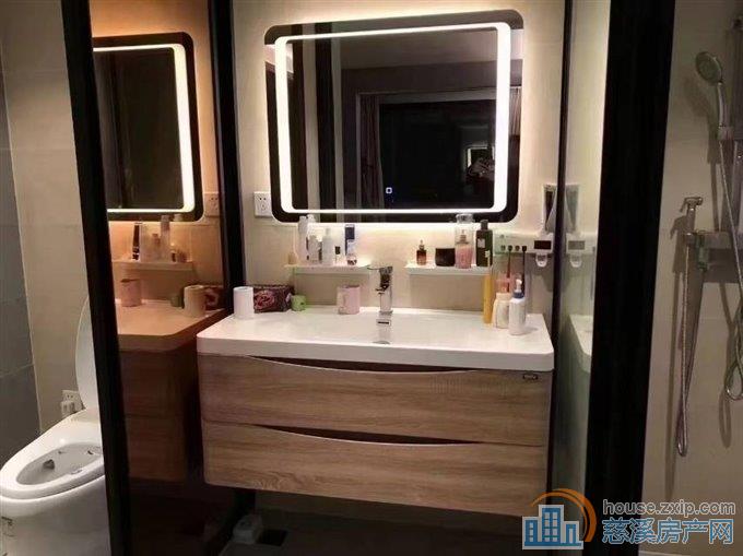 峙山庄园楼层佳135平豪装136万满2年