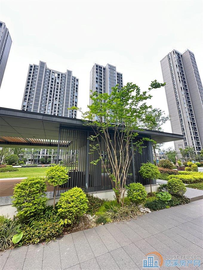 中交玉宸园 独家工抵房143平 202万