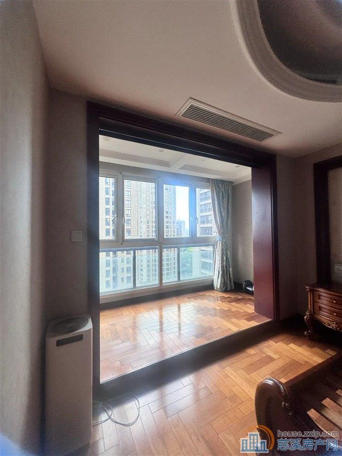 恒泰嘉景园182平208万带地暖豪装