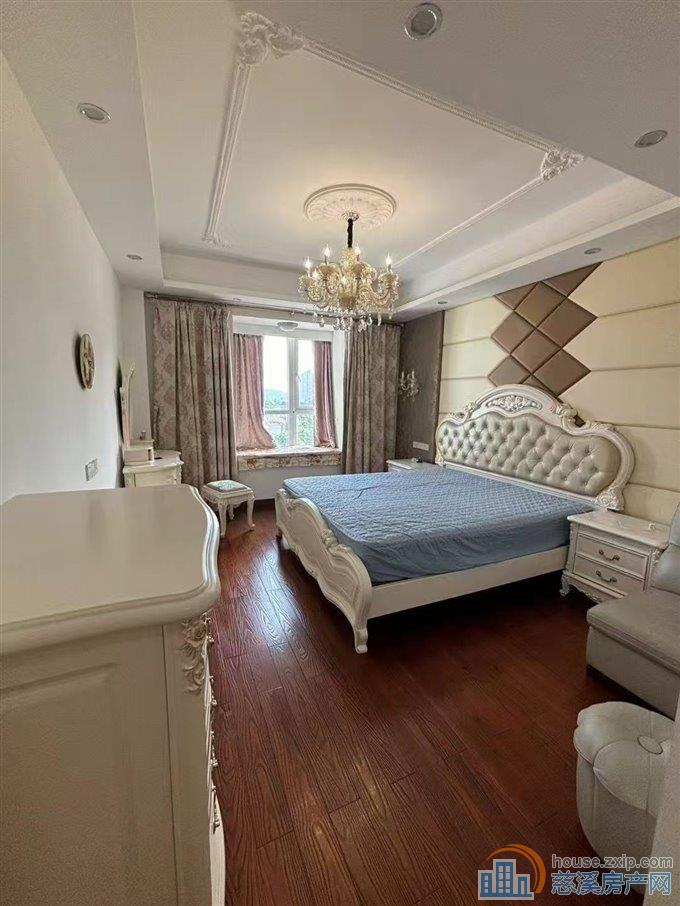 天赐家园137平精装楼层位置好148万