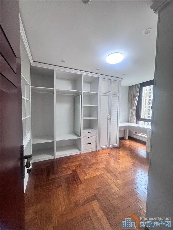 嘉景园 豪装182.6平方带地暖 中上层