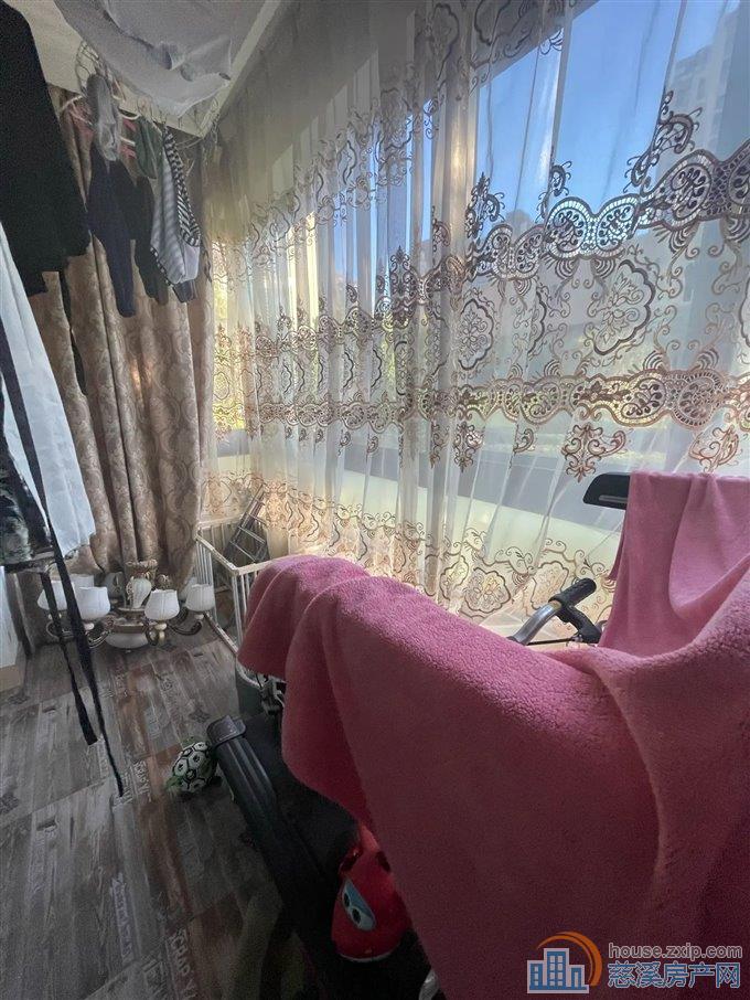 金仕华庭123平158万西边套婚装