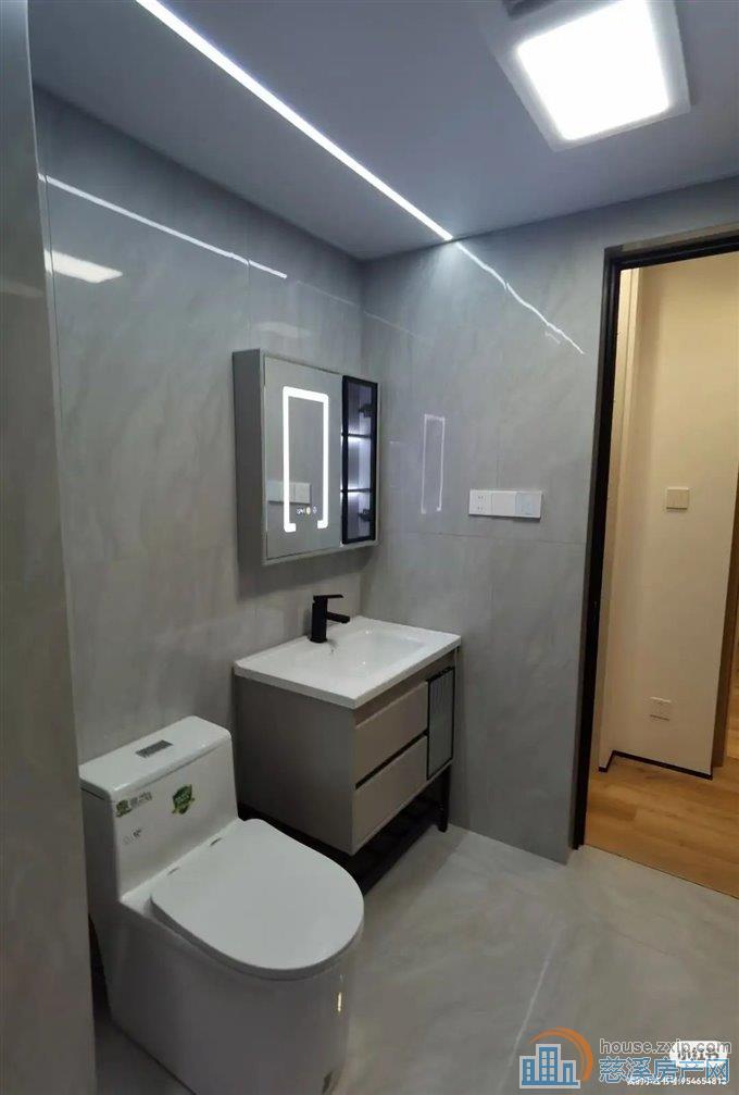 珑玥府 精装修 带充电桩车位