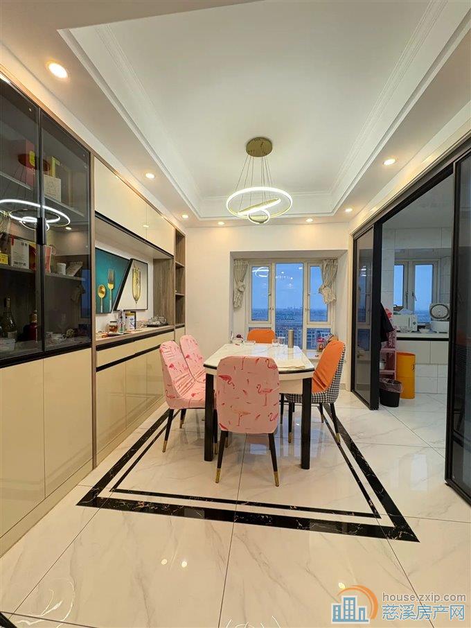 月桂府精装4室142平100万高超性价比