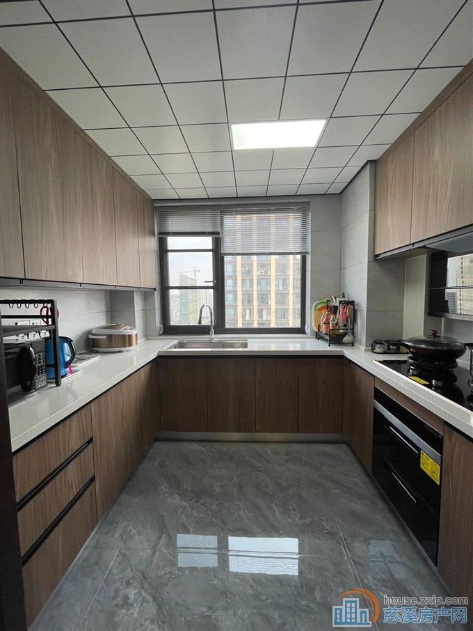 江滨之城141平238万送车位婚装