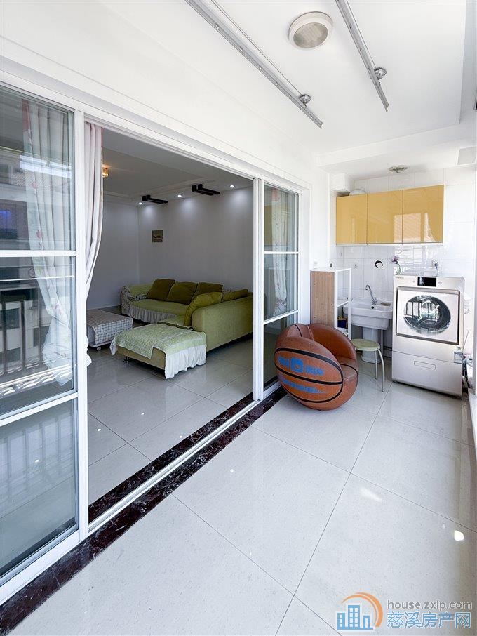 实验公寓166平162.8万实验书包