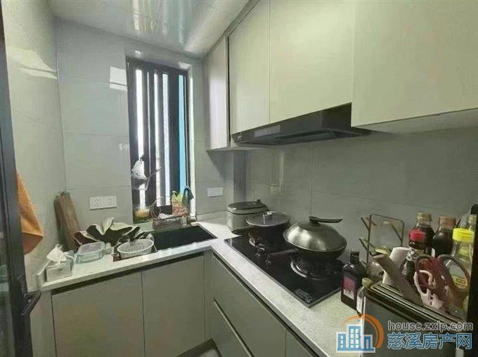 金棉小区3楼49.5平两室精装52万