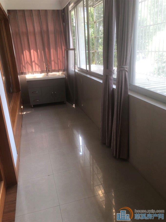 捡漏孙塘新村188平2楼朝南5间带车库