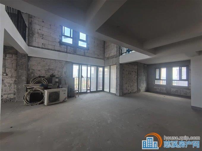 橡树湾顶复 带大露台 带车位 388万